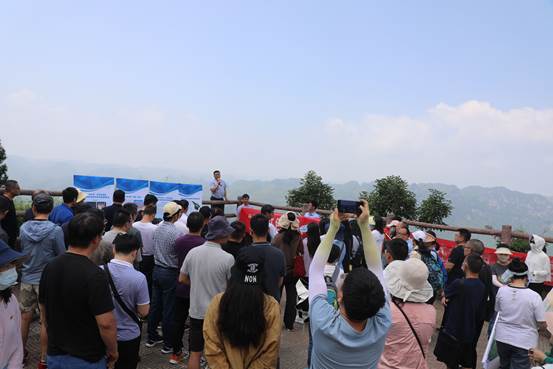 说明: C:\Users\Administrator\Documents\Tencent Files\2267688823\FileRecv\20220707 bat365登录平台入口赴关岭县开展“传承红色基因、凝聚奋进力量,走好新时代长征路”集中政治学习暨教工党员主题党日活动新闻稿\照片\周忠发院长上微党课.jpg